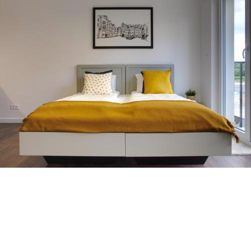 Essence Apartments Topaz