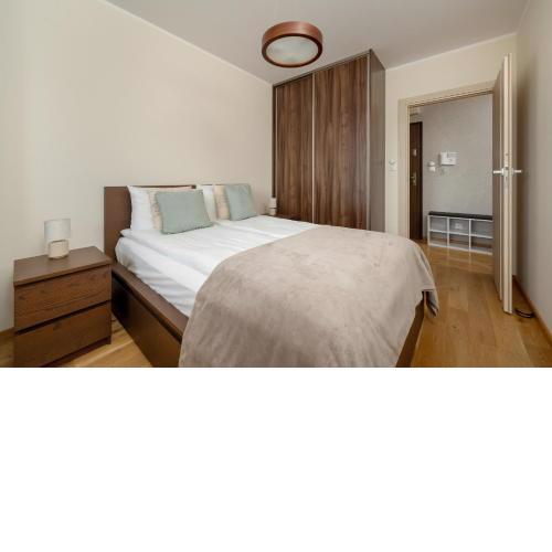Exceptional Apartment with Parking for 6 Guests by Noclegi Renters