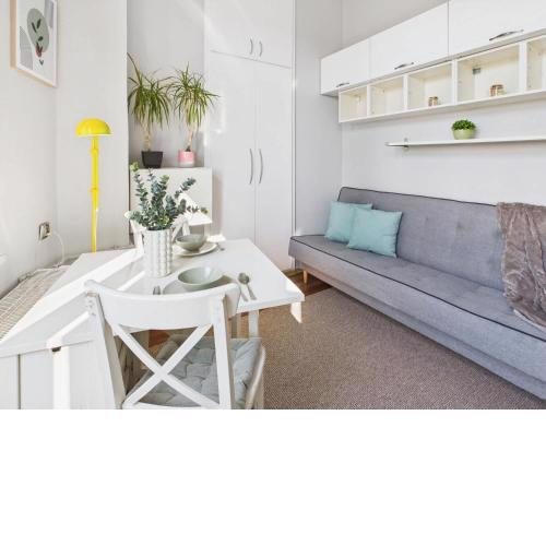 Exceptional Studio Located near Royal Baths Park by Noclegi Renters