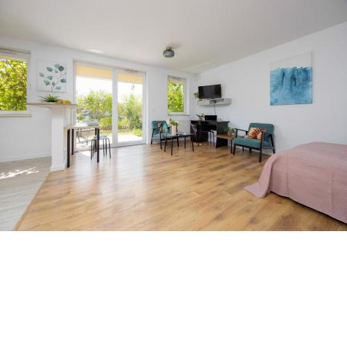 Exceptional Studio with Parking and Garden by Noclegi Renters