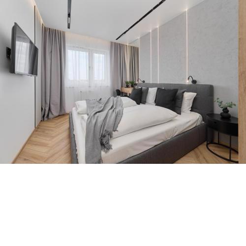 Exclusive Apartment with Balcony & Parking Wrocław by Renters Prestige