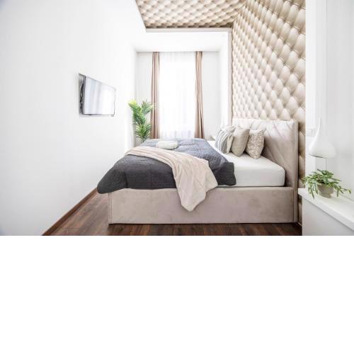 Exclusive City Center Elizabeth Grand Suite w' 3BEDRM