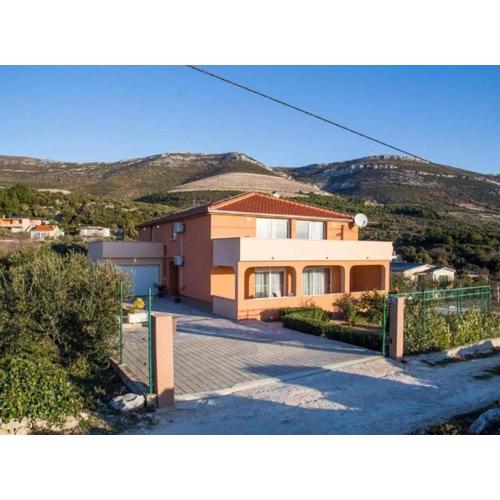Exclusive Elegant Villa with Pool in Kastel Novi