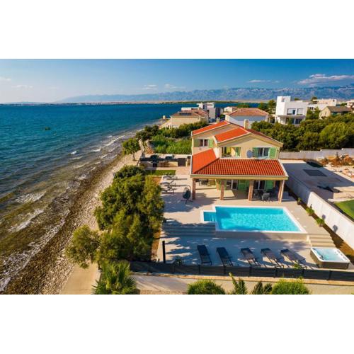 Exclusive luxury Villa with glorious sea view - by TA Leut Agency