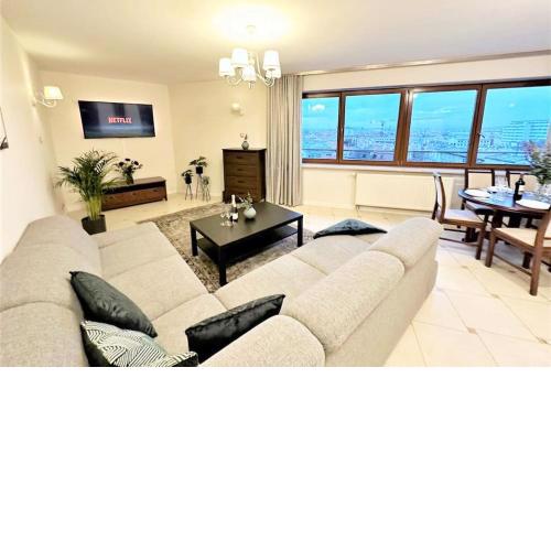 Exclusive PENTHOUSE near CityCenter 120m2 +NETFLIX