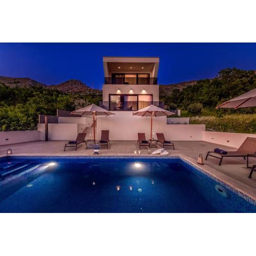 Exclusive Villa Belenum with breakfast,gym,sauna