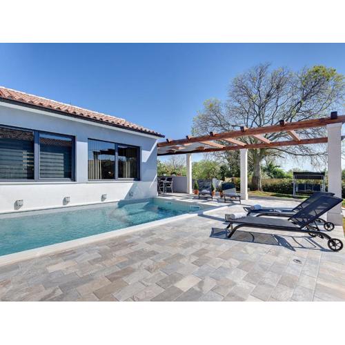 Exquisite Holiday Home in Gali ana with Pool