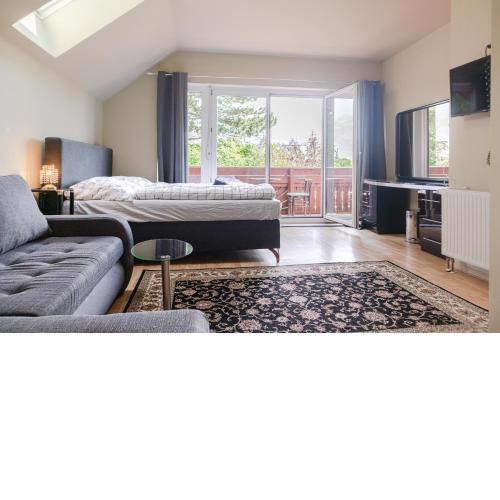 Exquisite Shared Villa - Your Private Room in this Beautiful Home