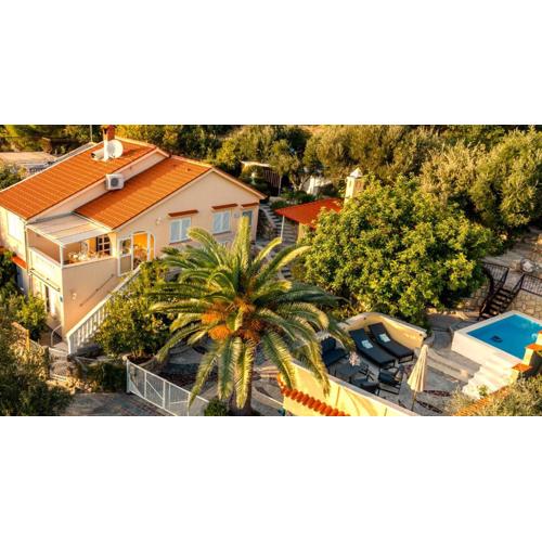 Exquisite Villa with Heated Pool, Sauna, Breathtaking Landscape & Panoramic Views in Banjol