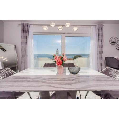 Exquisites Apartment nur 350 Meter zum Strand mit herrlichem Meerblick, Privatparkplatz, WiFi