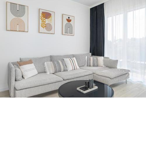 Family Apartment in Poznań with 2 Parking Spaces, 3 Bedrooms and Balcony by Noclegi Renters