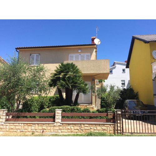 Family apartment near the sandy beach