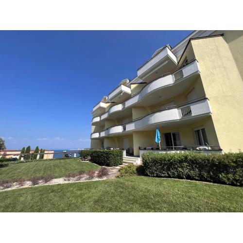Family Apartment & Outside Pool & Sea View