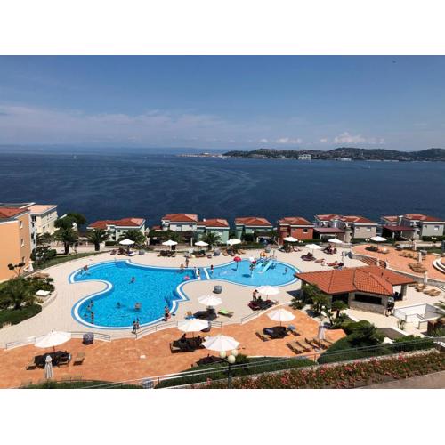 Family Apartment & Outside Pool