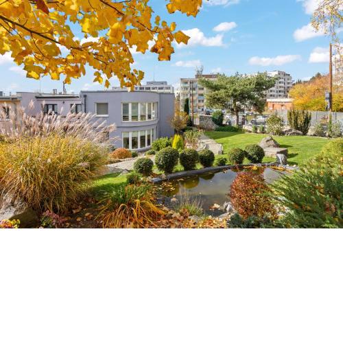 Family apartment with garden view