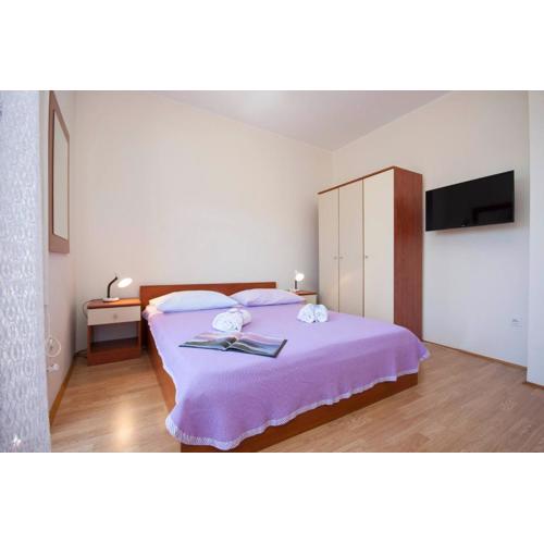 Family Apartments & Rooms Mikelin