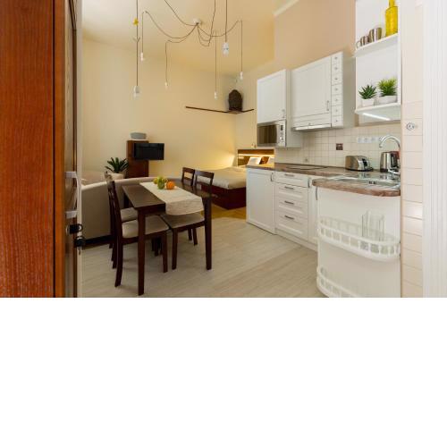 Family Buddha Apartment