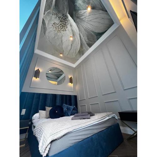 Family & Business Sauna Apartments Sienkiewicza Wesoła No 5 Centrum Downtown - 2 Bedroom with Private Sauna, Bath with Hydromassage, Parking - NEW!