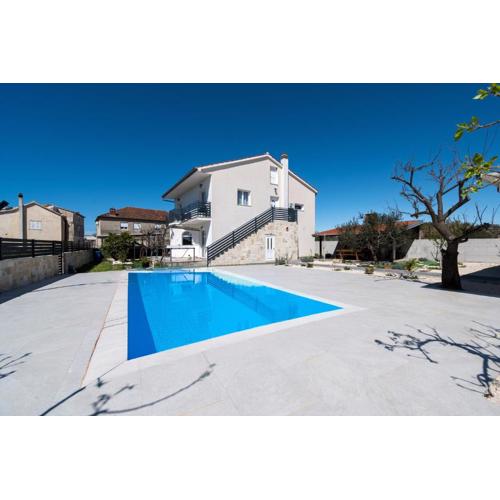 Family friendly apartments with a swimming pool Drage, Biograd - 23790