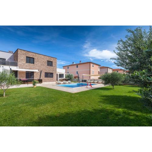 Family friendly apartments with a swimming pool Medulin - 23267