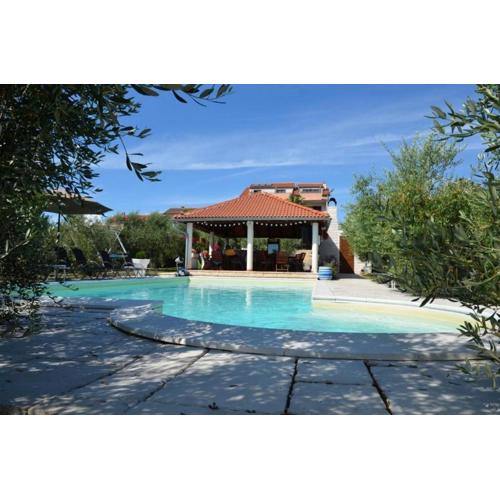 Family friendly apartments with a swimming pool Povljana, Pag - 244