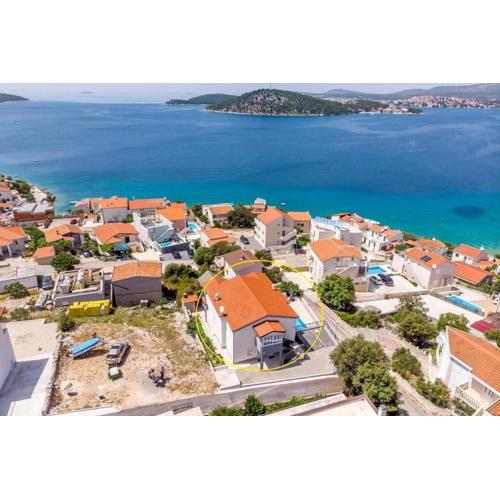 Family friendly apartments with a swimming pool Razanj, Rogoznica - 24214
