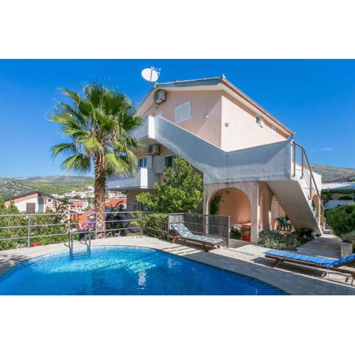 Family friendly apartments with a swimming pool Seget Vranjica, Trogir - 14409