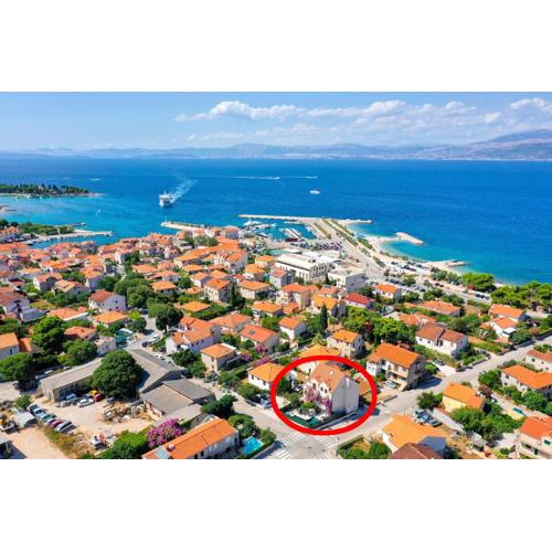 Family friendly apartments with a swimming pool Supetar, Brac - 12893