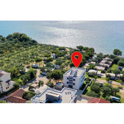Family friendly apartments with a swimming pool Sveti Filip i Jakov, Biograd - 19325