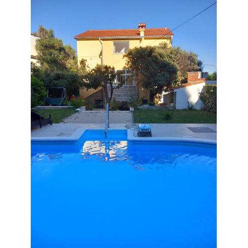 Family-friendly apartments with swimming pools Banjol, Rab - 5007