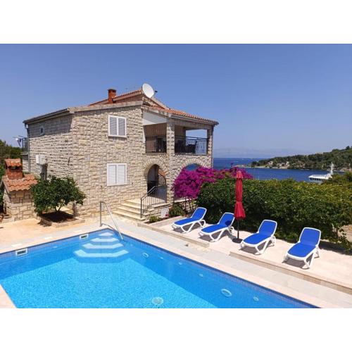 Family-friendly apartments with swimming pools Rogac, Solta - 5183