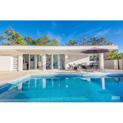 Family-friendly apartments with swimming pools Vir - Kozjak, Vir - 18589