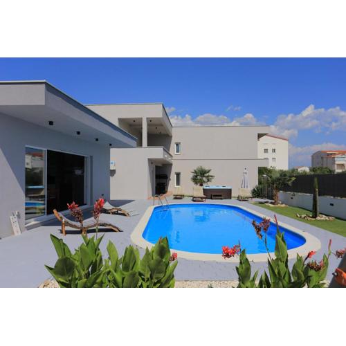 Family friendly house with a swimming pool Kastel Stafilic, Kastela - 21263