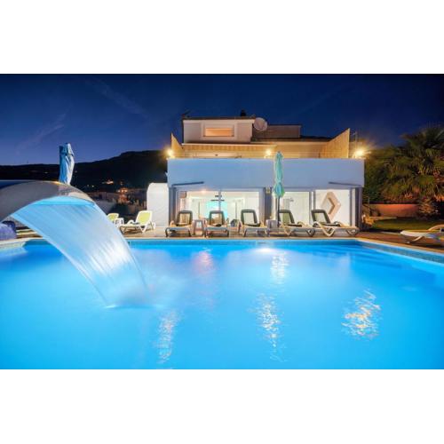 Family friendly house with a swimming pool Kastel Stari, Kastela - 22138