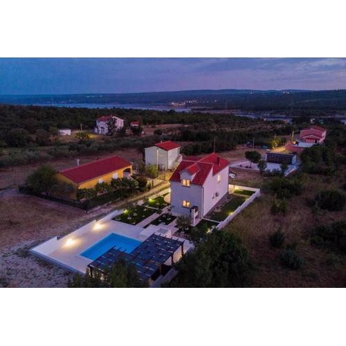 Family friendly house with a swimming pool Krusevo, Novigrad - 24069