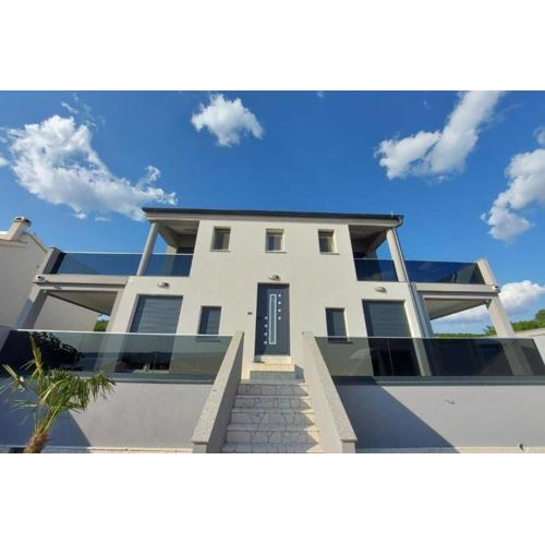 Family friendly house with a swimming pool Maslenica, Novigrad - 24641