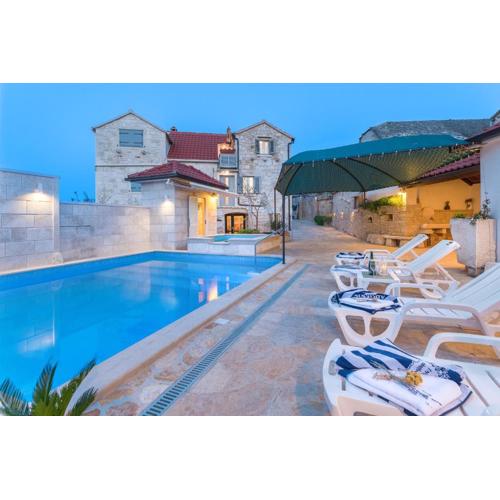 Family friendly house with a swimming pool Skrip, Brac - 17345