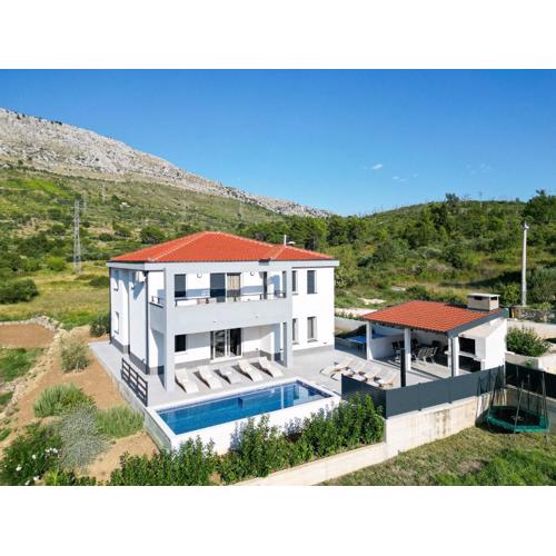 Family friendly house with a swimming pool Srinjine, Split - 23770