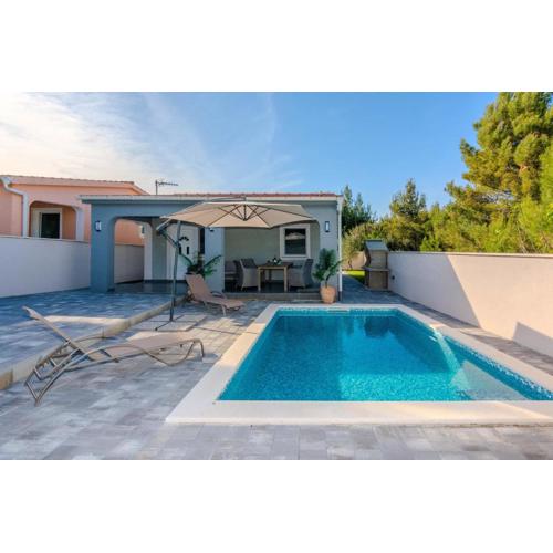 Family friendly house with a swimming pool Vir - Lozice, Vir - 24524