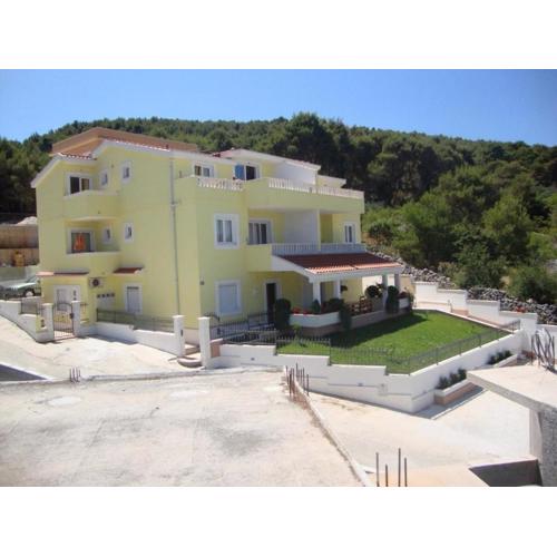 Family friendly seaside apartments Slatine, Ciovo - 23108