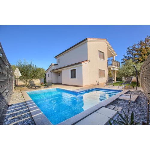 Family-Friendly Villa Amorea with Pool in Nature