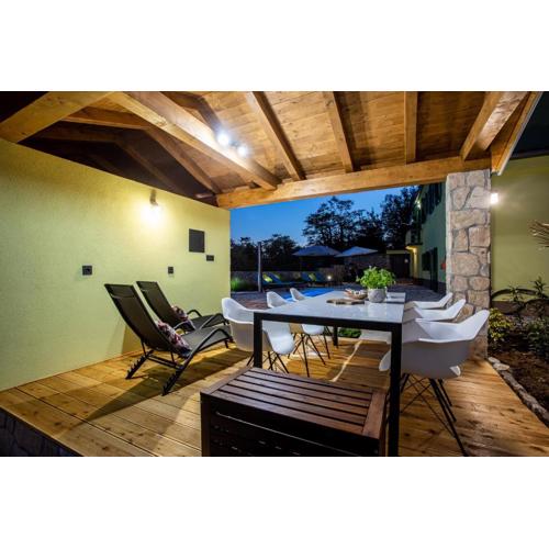 Family friendly Villa Zaneta with pool