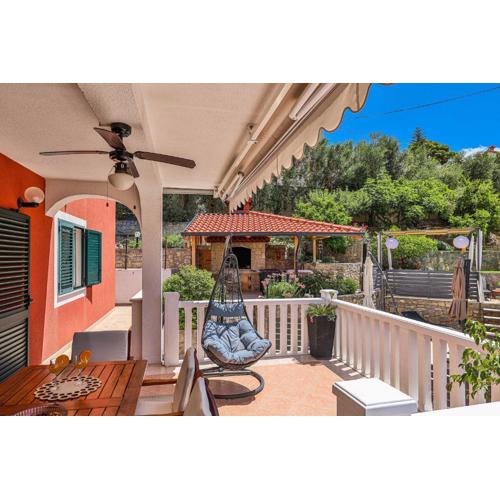 Family holiday house with jacuzzi
