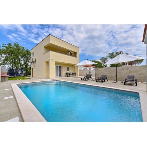 Family house Korina