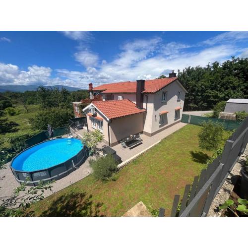 Family House with Pool, Garden & Kids Zone - Dunja