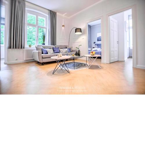 Family Luxury Wonder Heaven Apartment, 50m to M Cassino, first with 3 badrooms&studio, second with 2 badrooms&studio, parking w cenie
