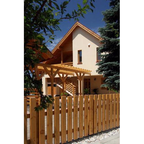 Family Panzio es Apartman Hazak