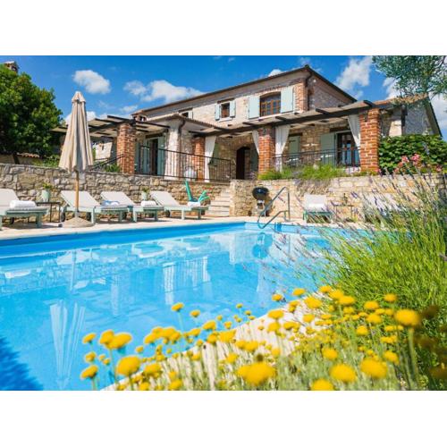 Family villa Aryana with pool in Porec