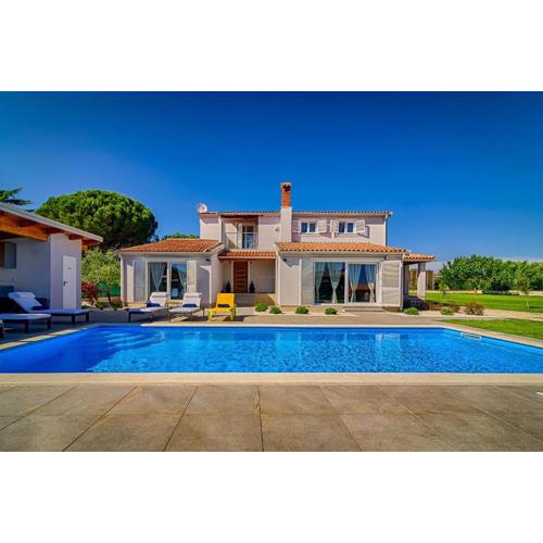 Family-Villa Captains House, schöner großer Pool und riesiger Garten