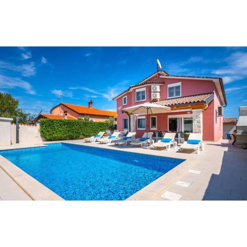 Family villa Nicole